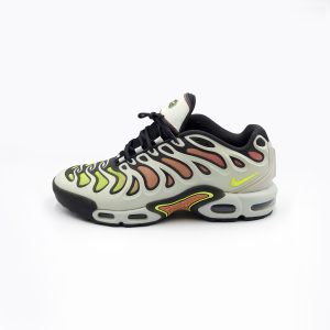 Nike Air Max Plus Drift "Light Silver/Volt"